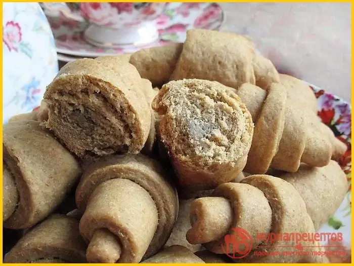 Рогалики с цельнозерновой мукой и урбечем - рецепт полезной выпечки