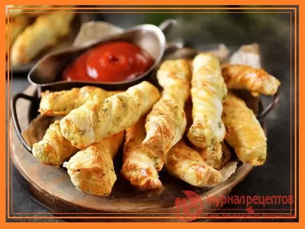 Фото с (Слойки с сыром, укропом и чесноком - рецепт простой выпечки для перекуса)