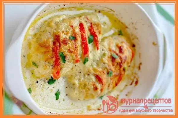 Фото с (Рецепт, который покорит ваше сердце и желудок - куриная грудка в сметане, запеченная в духовке)